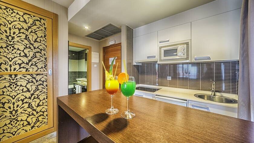 Holiday World Polynesia Hotel